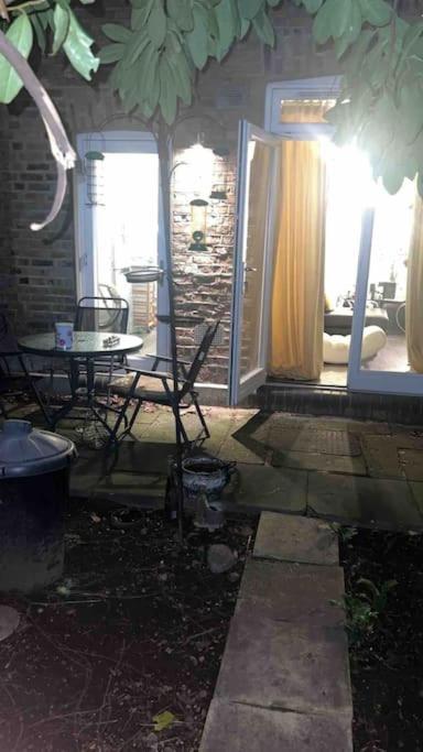 Deluxe Garden Apartment 런던 외부 사진